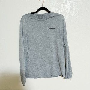 PATAGONIA/ capilene cool daily stretch performance UPF 50+ gray medium with logo